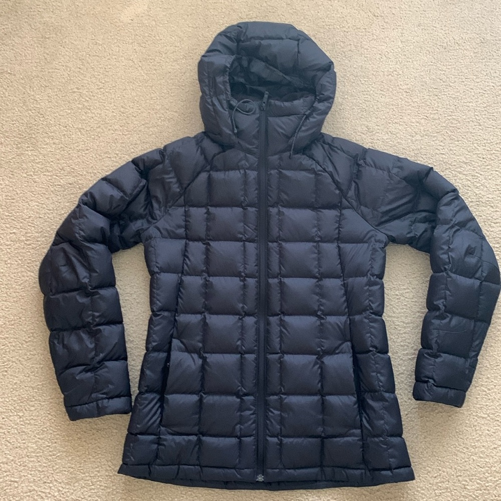 Burton Women’s black winter puffer jacket